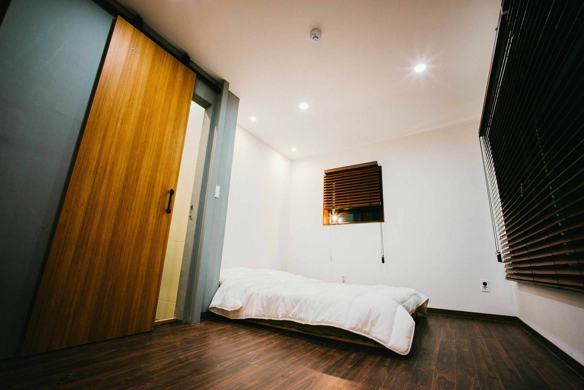 Morning Dew Guesthouse 釜山広域市 エクステリア 写真
